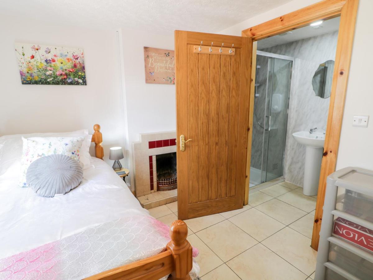 Holiday home Peter's Cookstown