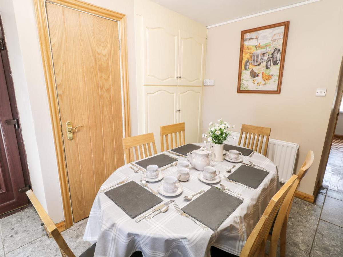 Holiday home Peter's Cookstown